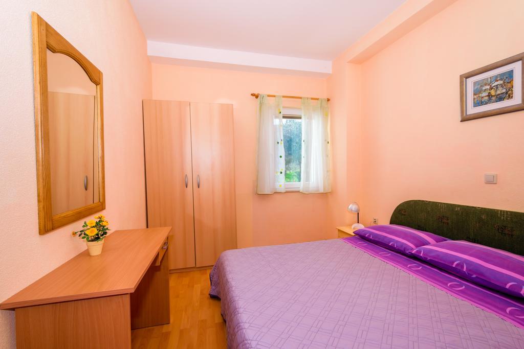 Apartments Galeb Blace Bagian luar foto