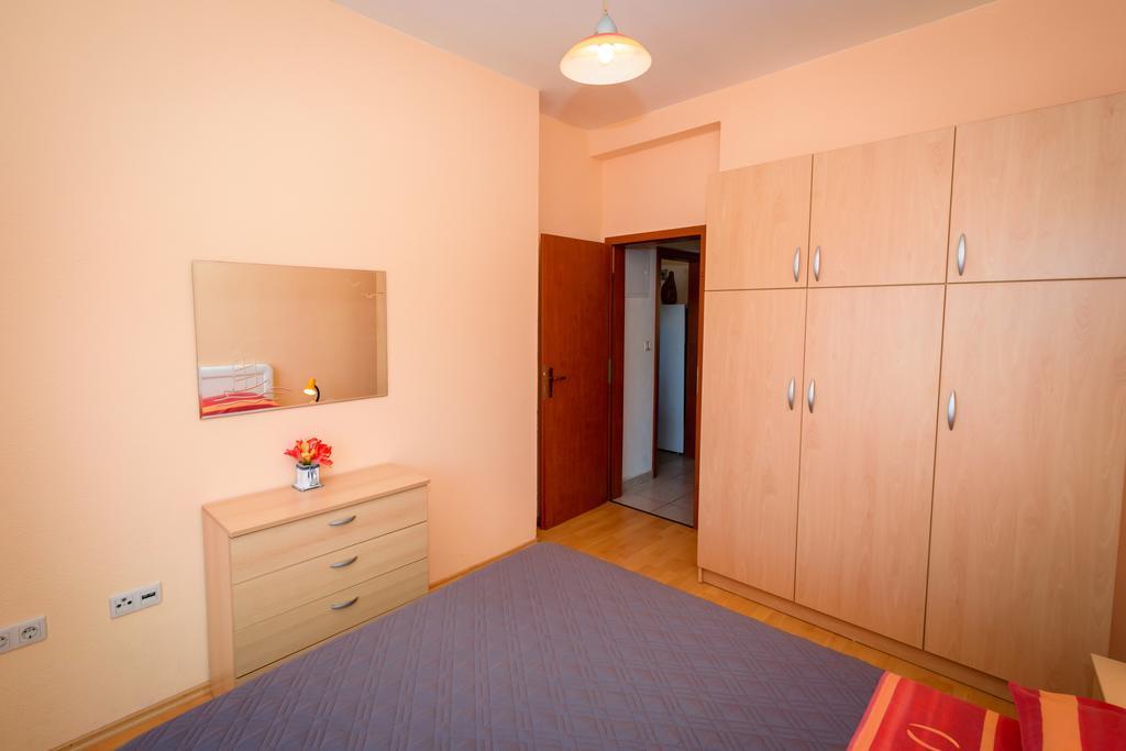 Apartments Galeb Blace Bagian luar foto
