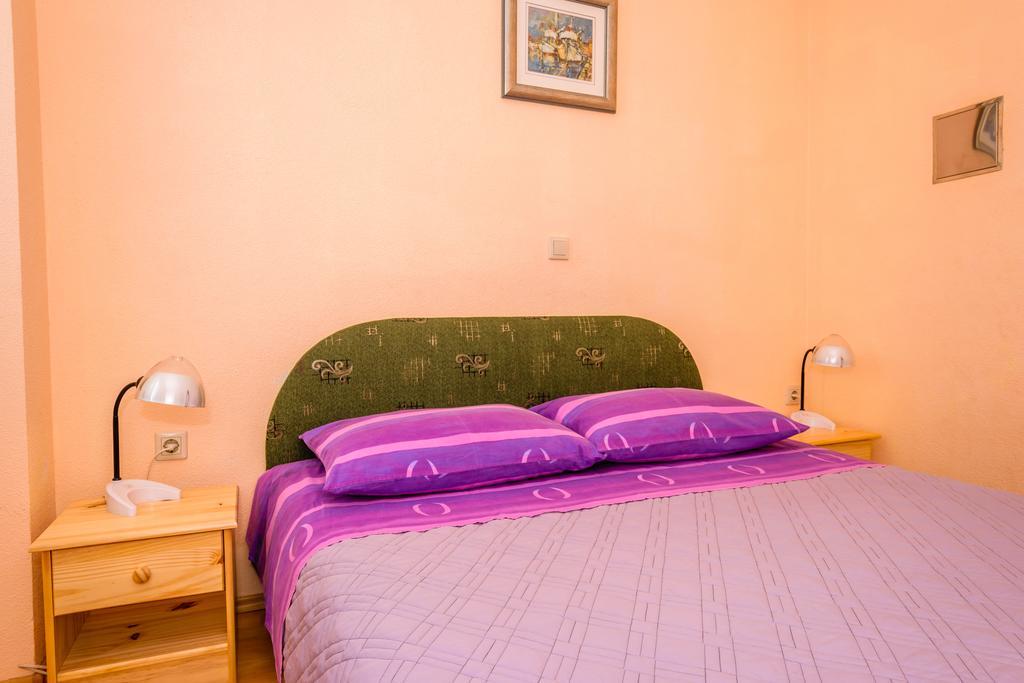 Apartments Galeb Blace Bagian luar foto