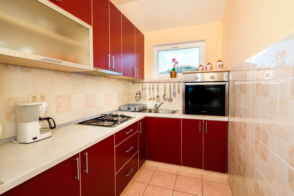 Apartments Galeb Blace Bagian luar foto